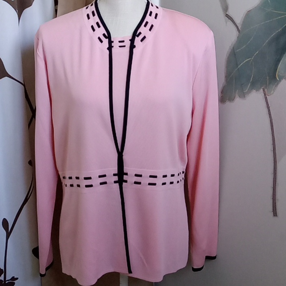 Exclusively Misook Barbie pink jacket and inner pinning tank